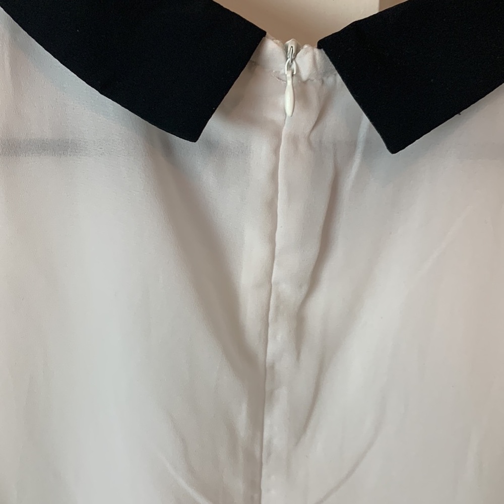 White blouse - Picture 4 of 5